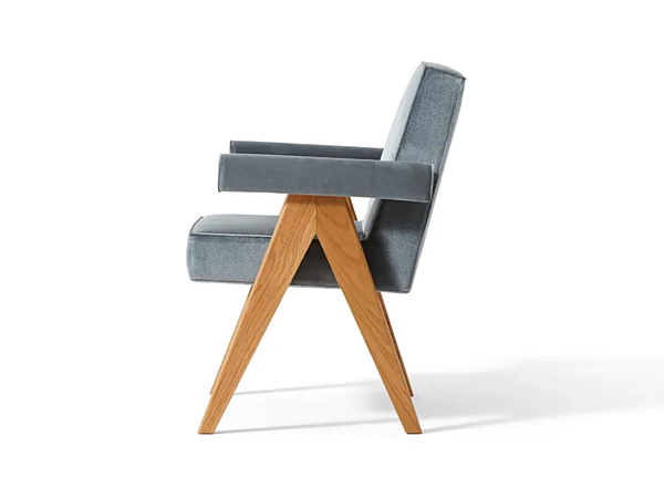 Chaise en tissu avec accoudoirs CASSINA Committee usine CASSINA de l'Italie. Foto №2