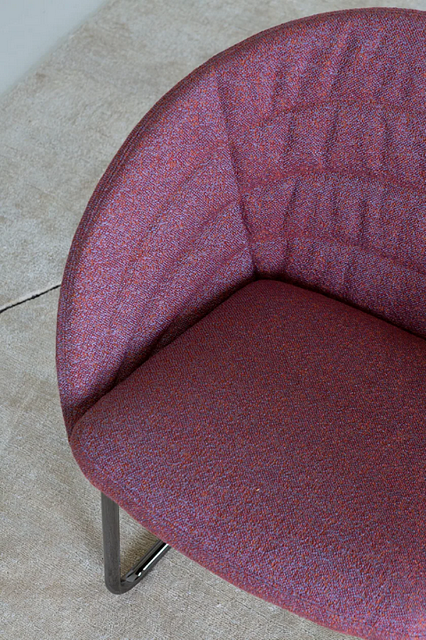 Chaise en tissu Petite Fleur Saba usine SABA de l'Italie. Foto №3