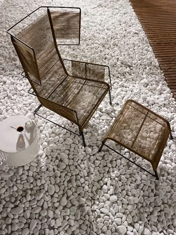 Fauteuil de jardin avec repose-pieds en tissu LIGNE ROSET Fifty usine LIGNE ROSET de l'Italie. Foto №3