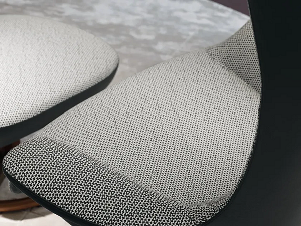 Fauteuil pivotant en tissu avec accoudoirs GIORGETTI 70602, 70603 usine GIORGETTI de l'Italie. Foto №6