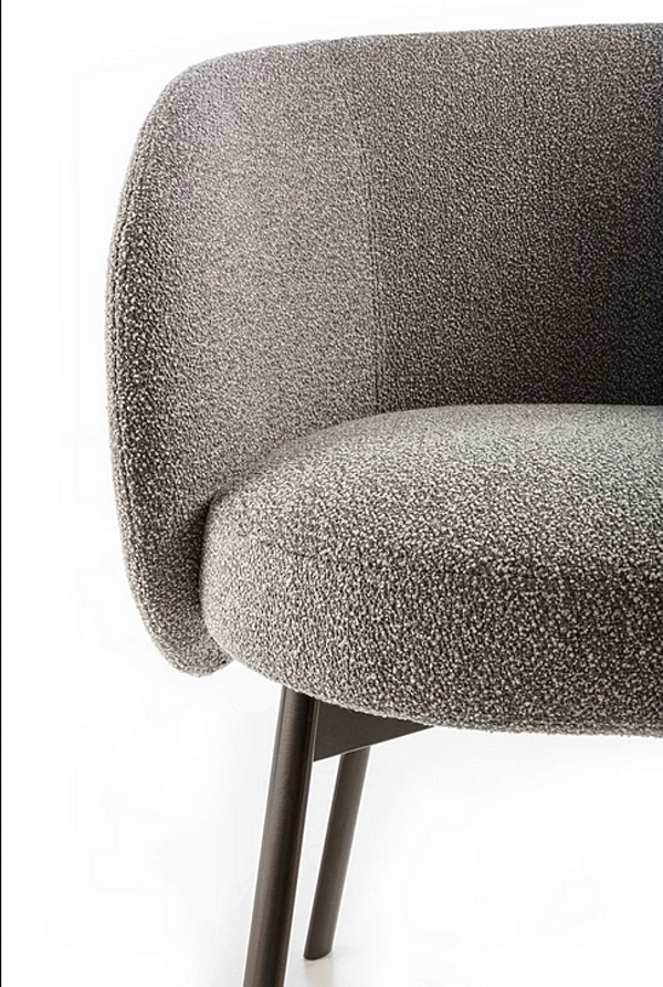 Fauteuil en tissu avec accoudoirs Frigerio Hug usine Frigerio de l'Italie. Foto №5