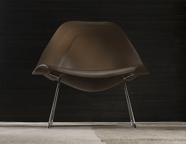 Fauteuil en cuir à base traîneau couleur huître clair I 4 Mariani usine i 4 Mariani de l'Italie. Foto №7
