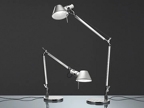 Lampe de table en aluminium avec bras articulé Artemide Tolomeo Mini A005500 usine Artemide de l'Italie. Foto №2