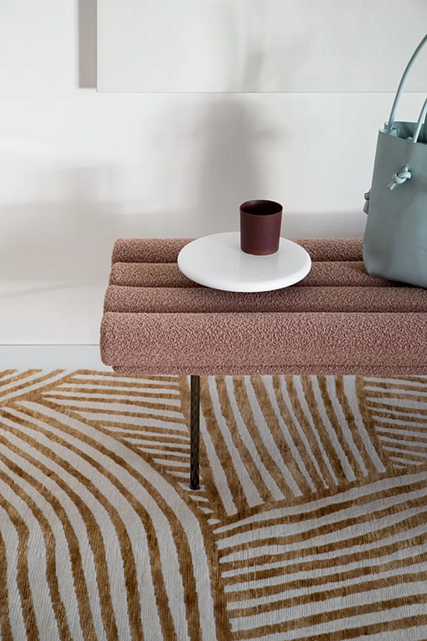 Banc rembourré en tissu Pan Flute Saba usine SABA de l'Italie. Foto №6