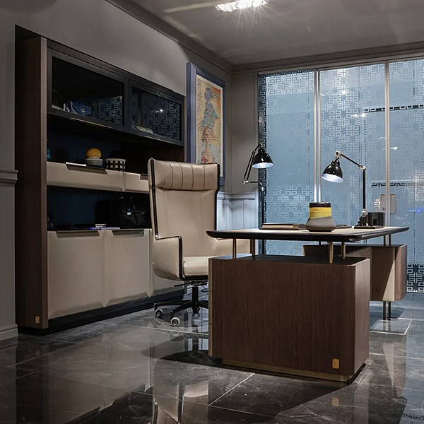 Lampe de table en métal ajustable Riccardo FORMITALIA usine FORMITALIA de l'Italie. Foto №2