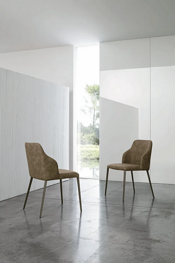 Chaise en cuir écologique rembourrée SEDIT Lilium usine SEDIT de l'Italie. Foto №2