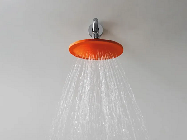 Douche à effet pluie ronde murale en caoutchouc AGAPE KAA usine Agape de l'Italie. Foto №1
