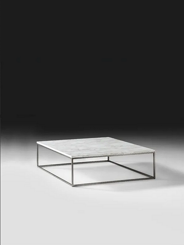 Table basse rectangulaire en marbre Calacatta Oro et métal bas Black Tie PABC02, PABS02 usine Black Tie de l'Italie. Foto №3