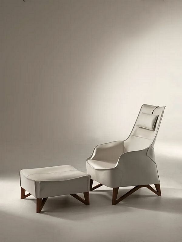 Fauteuil en cuir tanné avec repose-tête Mobius GIORGETTI usine GIORGETTI de l'Italie. Foto №7