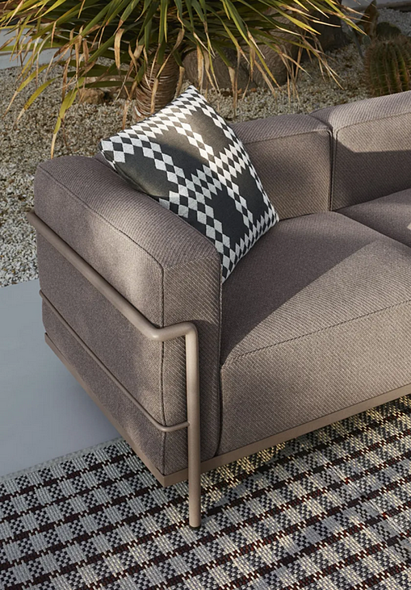 Sofa de jardin 3 places en tissu CASSINA Grand Confort 003 usine CASSINA de l'Italie. Foto №6