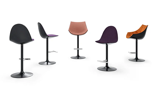 Tabouret de bar en tissu avec repose-pieds CASSINA Caprice usine CASSINA de l'Italie. Foto №4