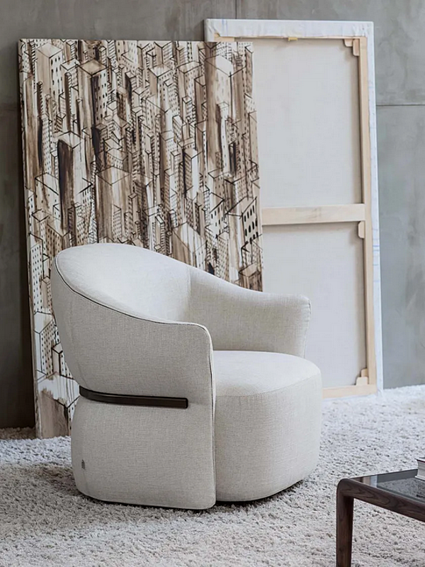 Fauteuil avec accoudoirs en tissu Madame Butterfly Flou usine Flou de l'Italie. Foto №10