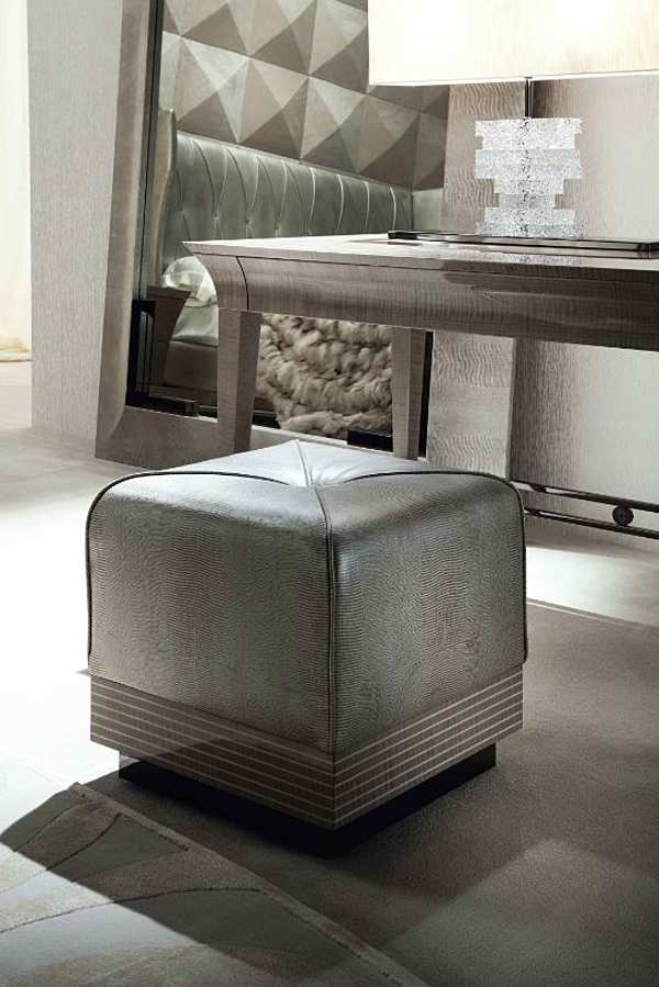 Pouf GIORGIO COLLECTION Alchemy 680/95 usine GIORGIO COLLECTION de l'Italie. Foto №2