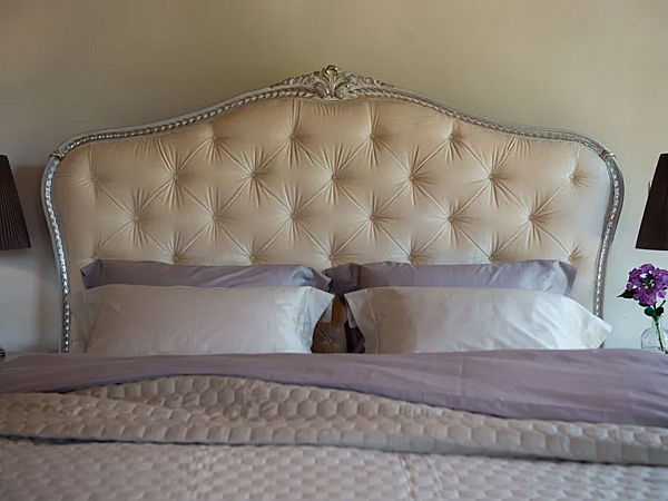 Lit double en bois avec tête de lit rembourrée Savio Firmino 3141 usine SAVIO FIRMINO de l'Italie. Foto №5