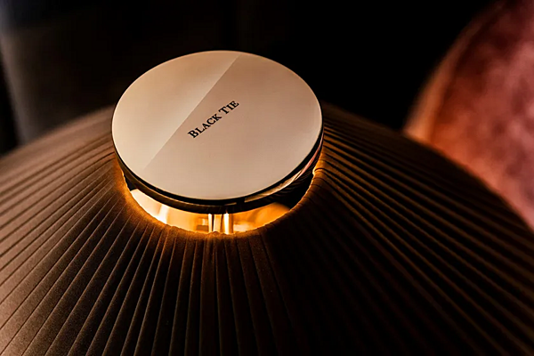 Lampe de table en bois LED Nadine Black Tie NAD55 usine Black Tie de l'Italie. Foto №5