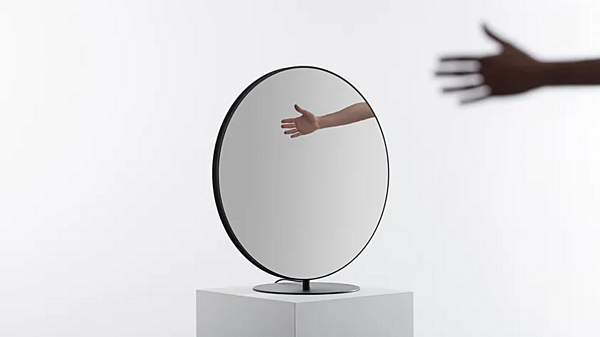 Miroir sur pied double face avec éclairage intégré Artemide SE ES usine Artemide de l'Italie. Foto №12