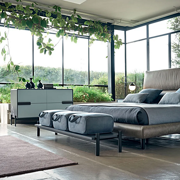 Pouf carré en tissu Perseo CORTEZARI 388-389 usine CORTE ZARI de l'Italie. Foto №3