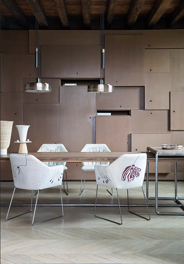 Chaise en tissu avec accoudoirs Saba New York par Marras usine SABA de l'Italie. Foto №7