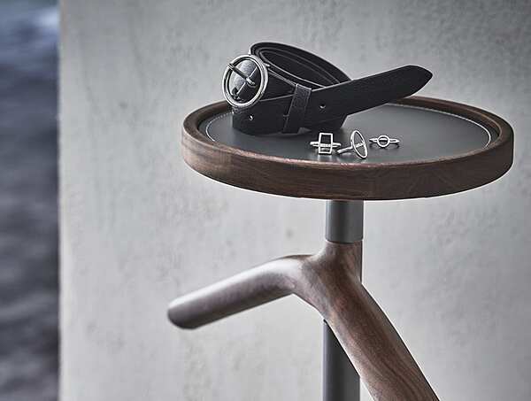 Cintre PORADA Ekero usine PORADA de l'Italie. Foto №5