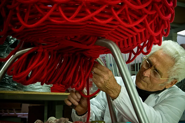 Fauteuil en tissu avec accoudoirs Edra Vermelha CTV010 usine EDRA de l'Italie. Foto №11