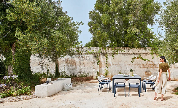 Table de jardin carrée en aluminium et bois Plinto bas VARASCHIN 24680L, 24682 usine VARASCHIN de l'Italie. Foto №2