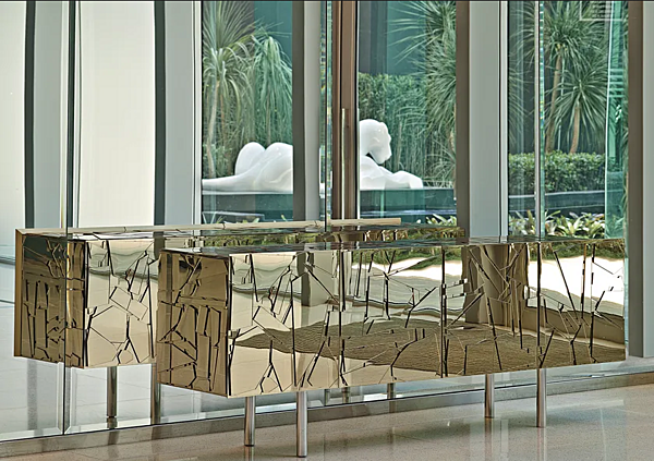 Buffet en verre avec portes Scrigno Edra usine EDRA de l'Italie. Foto №6