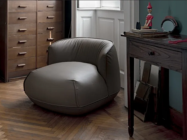 Fauteuil en cuir rembourré Brioni Kristalia usine Kristalia de l'Italie. Foto №1