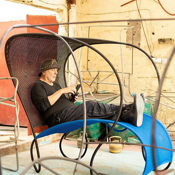 Transat en fibre de polyéthylène avec dossier rembourré Moroso Modou usine Moroso de l'Italie. Foto №5