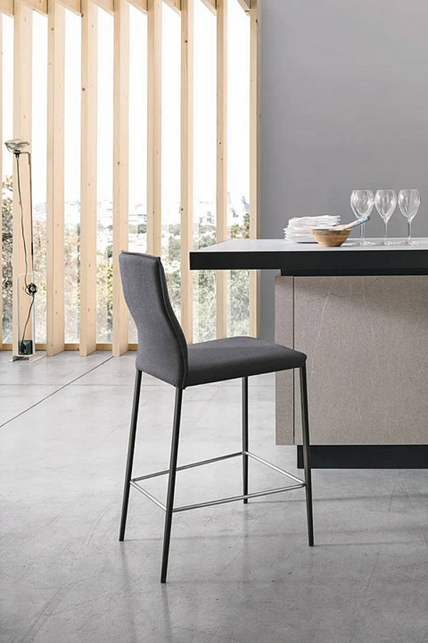 Tabouret en tissu haut avec dossier SEDIT DIVA usine SEDIT de l'Italie. Foto №3