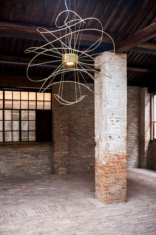 Suspension LED en métal Hoops AXOLIGHT usine Axolight de l'Italie. Foto №8