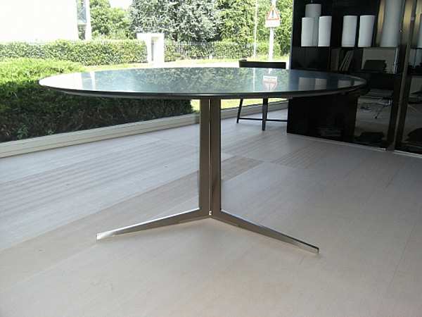 Table FLEXFORM 14x77 usine FLEXFORM de l'Italie. Foto №3