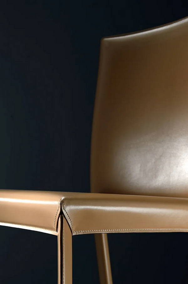 Chaise en cuir tanné Marlene I 4 Mariani usine i 4 Mariani de l'Italie. Foto №6
