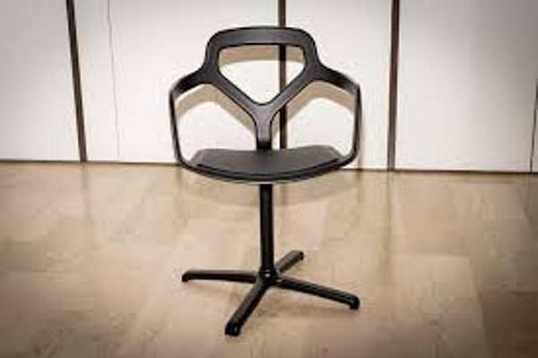 Chaise DESALTO Trace - chair 528 usine DESALTO de l'Italie. Foto №5