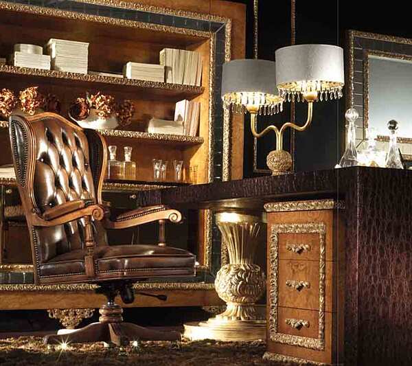 Fauteuil en cuir pivotant capitonné Grand Royal A.R. Arredamenti 419 usine A.R.ARREDAMENTI SRL de l'Italie. Foto №4