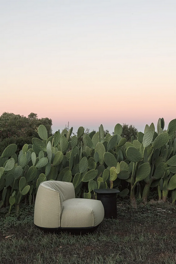 Fauteuil de jardin avec accoudoirs en Sunbrella Kristalia Brioni extérieur usine Kristalia de l'Italie. Foto №22