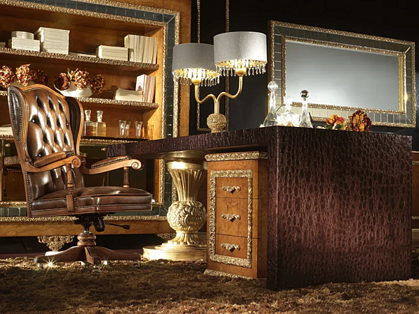 Bureau rectangulaire en bois avec tiroirs A.R. Arredamenti Royal 718 usine A.R.ARREDAMENTI SRL de l'Italie. Foto №2