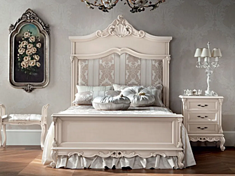 Lit double avec tête de lit rembourrée Modenese Luxury Interiors 12204 usine MODENESE GASTONE de l'Italie