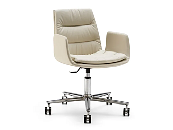 Chaise de bureau en cuir avec accoudoirs et base à 5 branches Eforma Lady 5 Ways usine Eforma de l'Italie