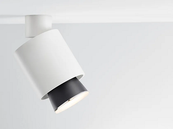 Lampe de plafond LED réglable en métal Fabbian Claque F43 usine Fabbian de l'Italie. Foto №1