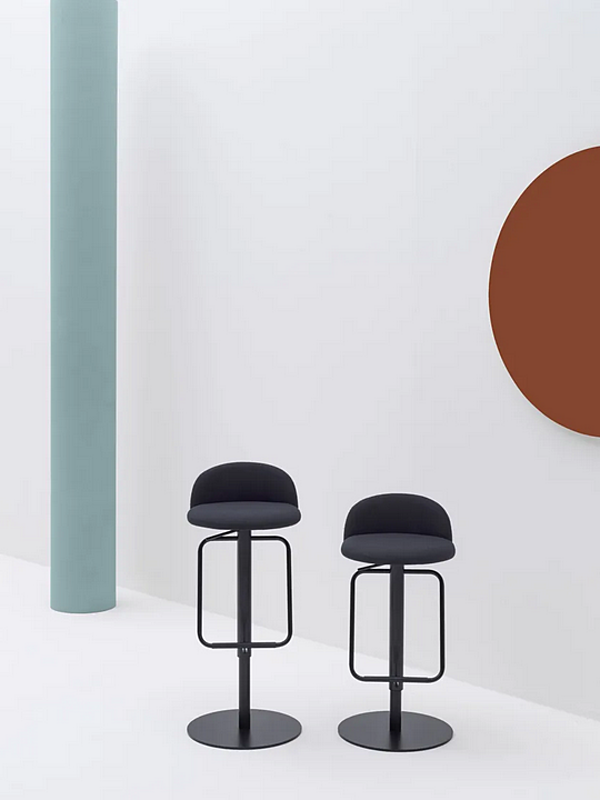 Tabouret réglable en hauteur avec dossier en tissu BROSS COSMO 2115 usine BROSS de l'Italie. Foto №2