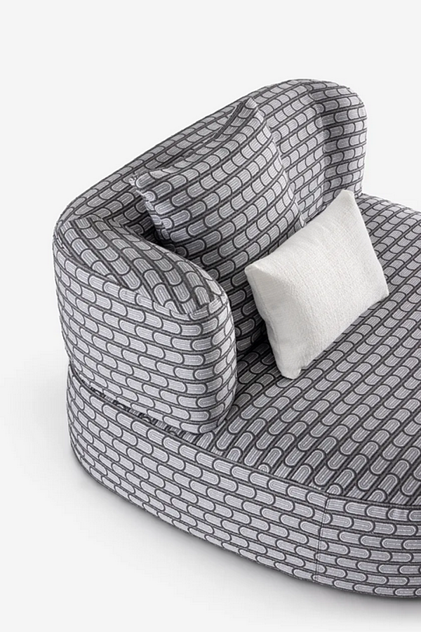 Fauteuil en tissu avec accoudoirs Pierre Flou usine Flou de l'Italie. Foto №2