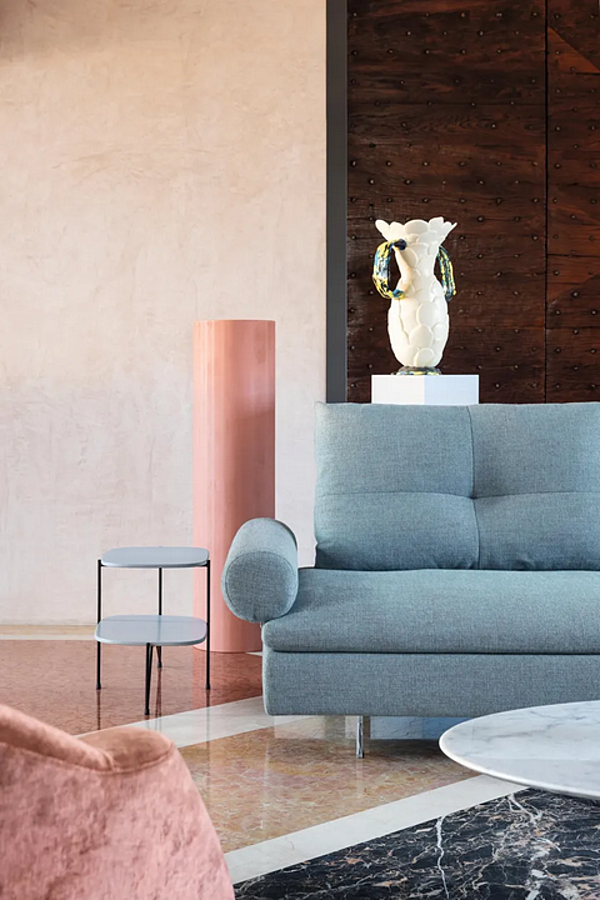 Canapé d'angle en tissu Limes New Saba usine SABA de l'Italie. Foto №6