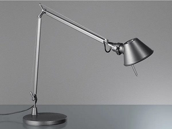 Lampe de bureau en aluminium avec bras articulé Artemide Tolomeo Midi A0151W00, A015100 usine Artemide de l'Italie. Foto №1