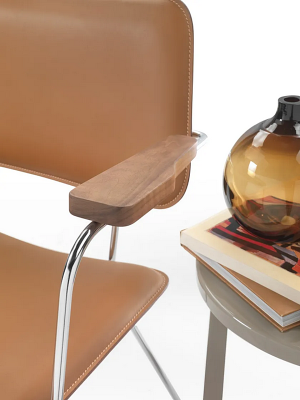Fauteuil en cuir pleine fleur avec accoudoirs FLEXFORM ECHOES S H usine FLEXFORM de l'Italie. Foto №2