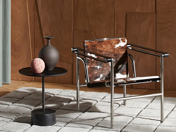 Fauteuil en cuir avec accoudoirs CASSINA dossier inclinable 001 usine CASSINA de l'Italie. Foto №3