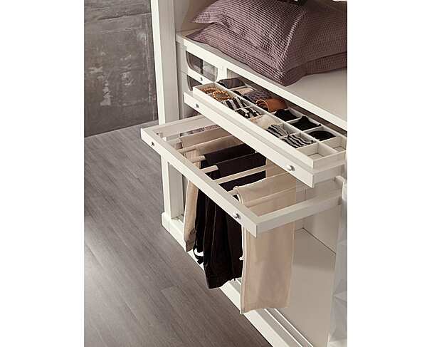 Armoire en bois avec portes coulissantes DIAMOND Bizzotto Italia 1042 usine Bizzotto Italia de l'Italie. Foto №4