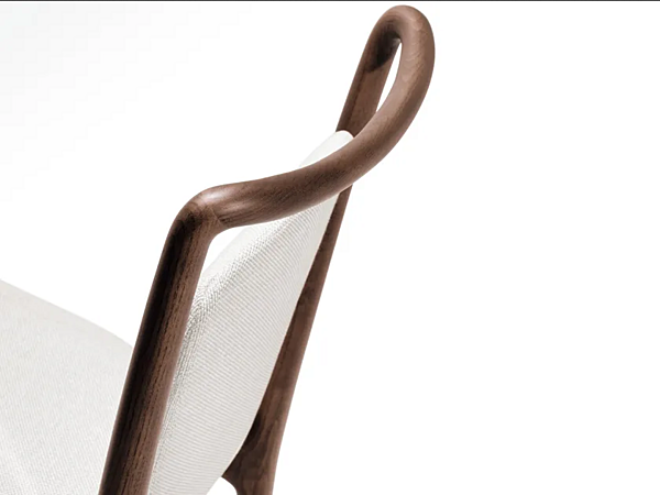 Chaise en tissu avec accoudoirs GIORGETTI Ibla 55100 usine GIORGETTI de l'Italie. Foto №4