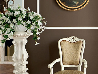 Piedestal en bois Modenese Luxury Interiors 13624 usine MODENESE GASTONE de l'Italie