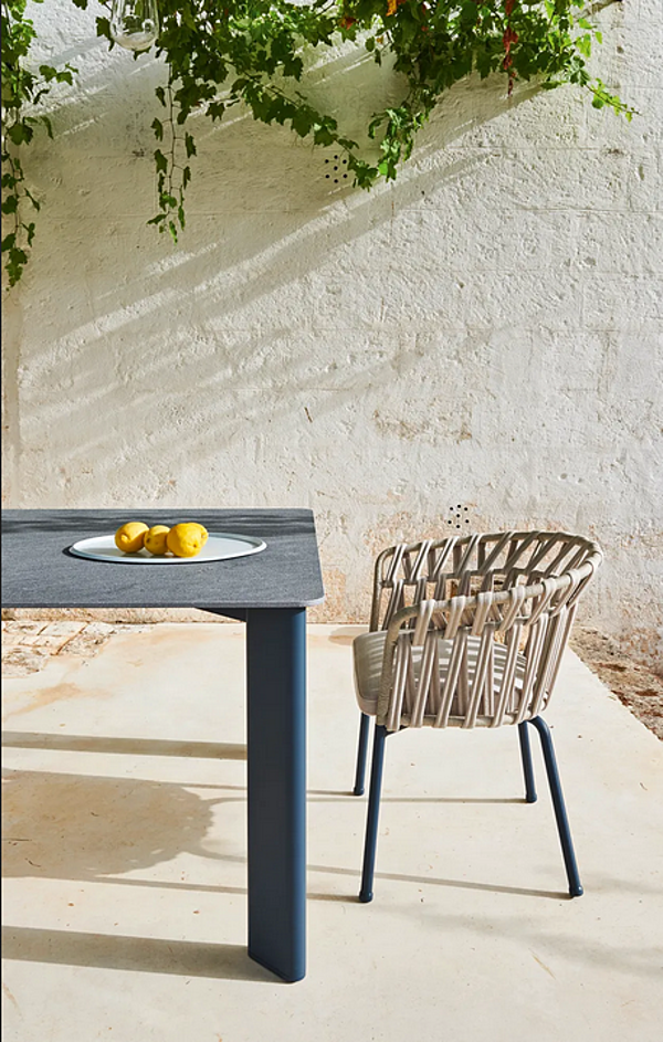 Table de jardin carrée en aluminium avec plateau HPL VARASCHIN Plinto 24680, 24682 usine VARASCHIN de l'Italie. Foto №7