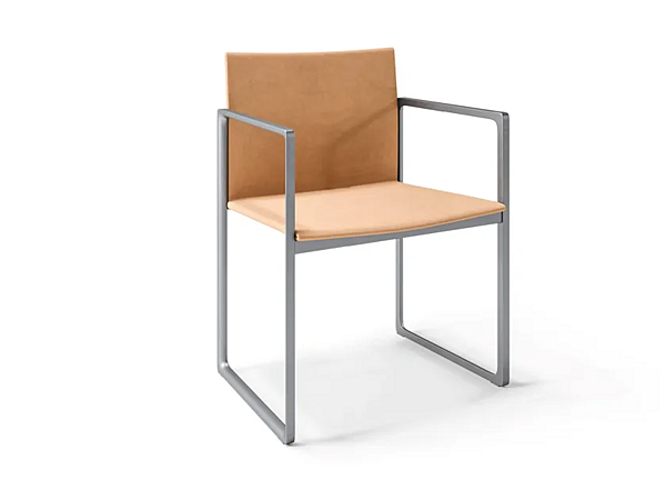 Chaise en cuir tanné avec accoudoirs CASSINA Eve usine CASSINA de l'Italie. Foto №1